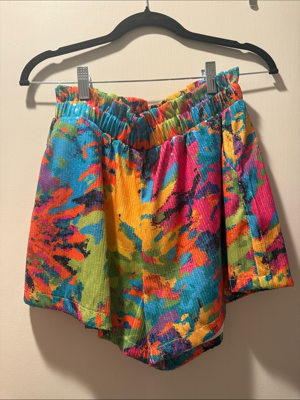 QUEEN OF SPARKLES Abstract Vibrant Multicolor High-Waist Elastic Shorts